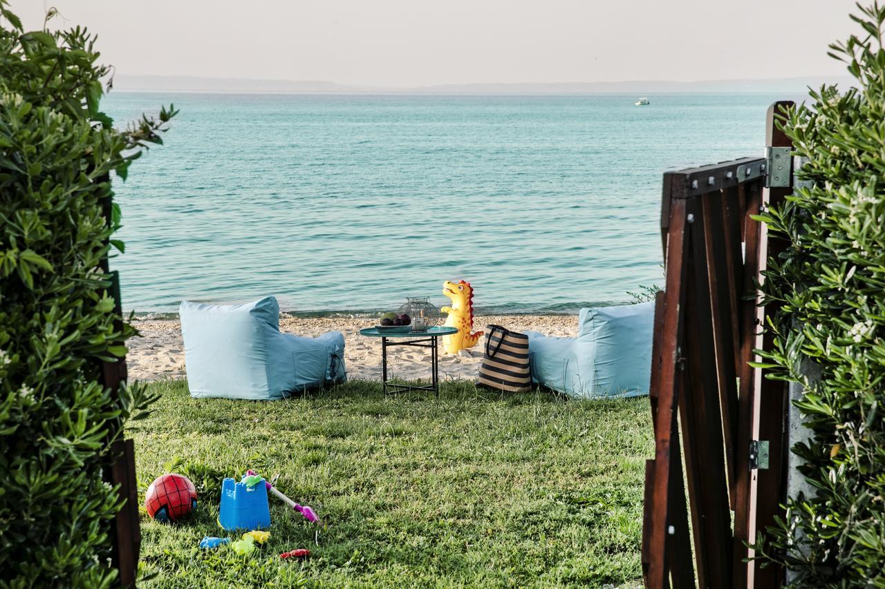 Hestia Beachfront Villa Полихроно Экстерьер фото